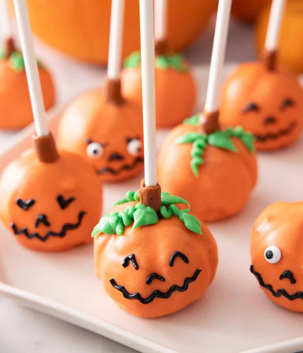 Easy Halloween Cake Pop Decorating