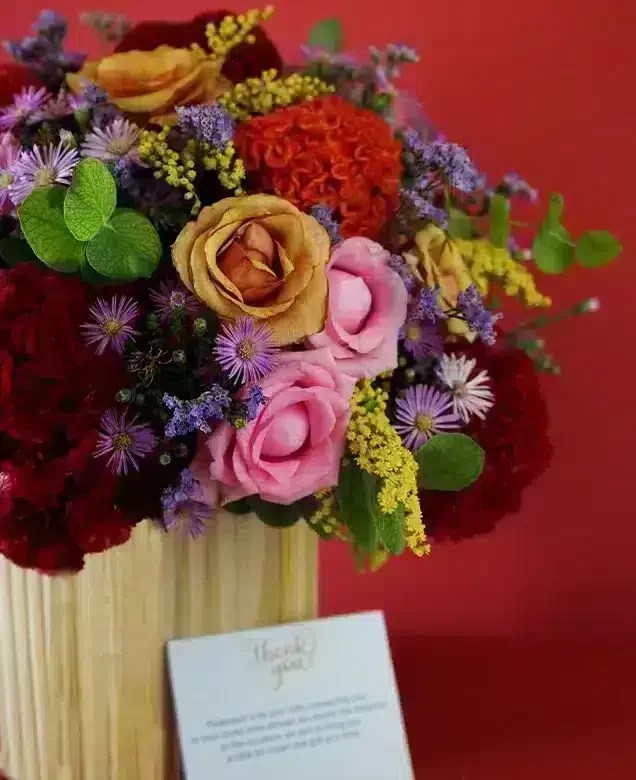 Gifts to Lebanon. Gifts & Flower Delivery Beirut Presentail