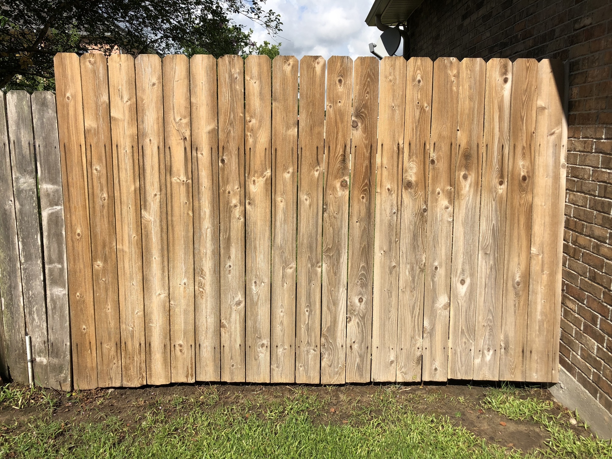 Wooden Fence uneven discoloration Wood Restoration Pressure Washing