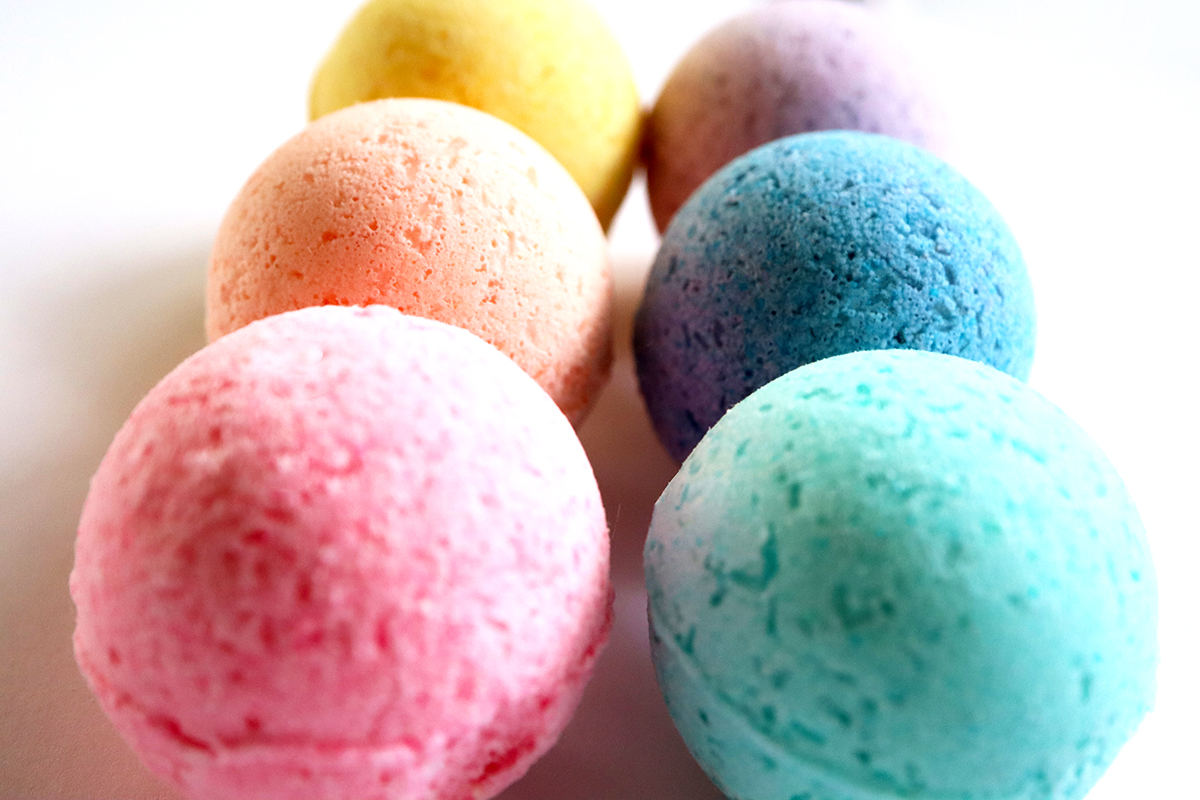 How to Make Homemade Bath Bombs Pretty Abstract Makes