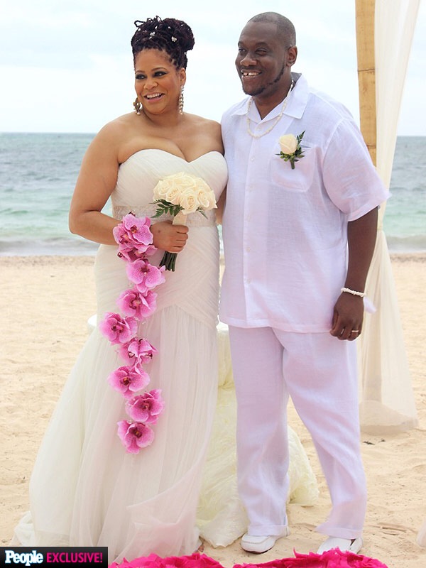{Celebrity Plus Size Wedding} Kim Coles Gets Married On The Beach The