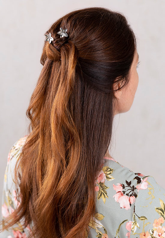 How to Do a Half Up Knot with a Lilla Rose Flexi Clip • Pretty Simple Sara