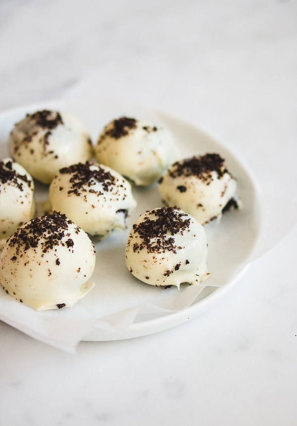 3Ingredient Addictive Oreo Truffles Pretty. Simple. Sweet.