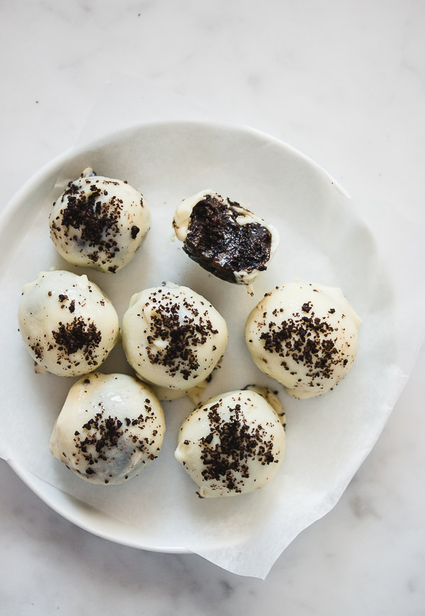 3Ingredient Addictive Oreo Truffles Pretty. Simple. Sweet.