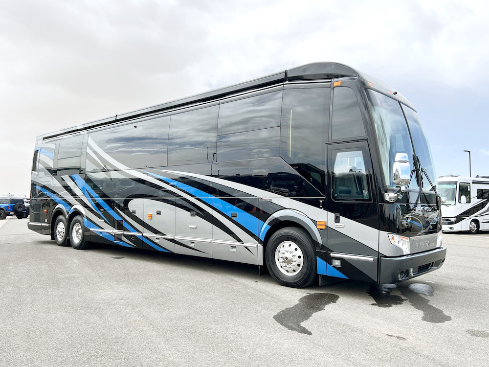 2023 Prevost Emerald H345Triple Slide