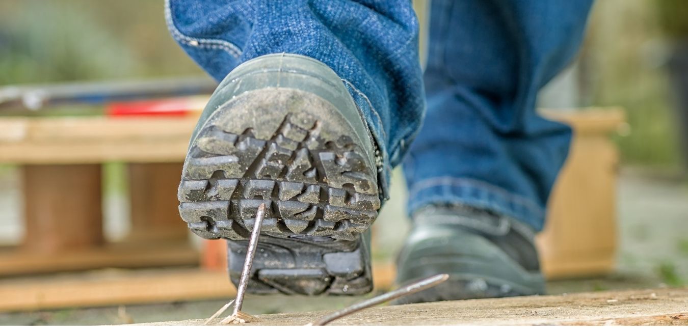 4 Best Shoes For Factory Work Get Relaxation While Working Price