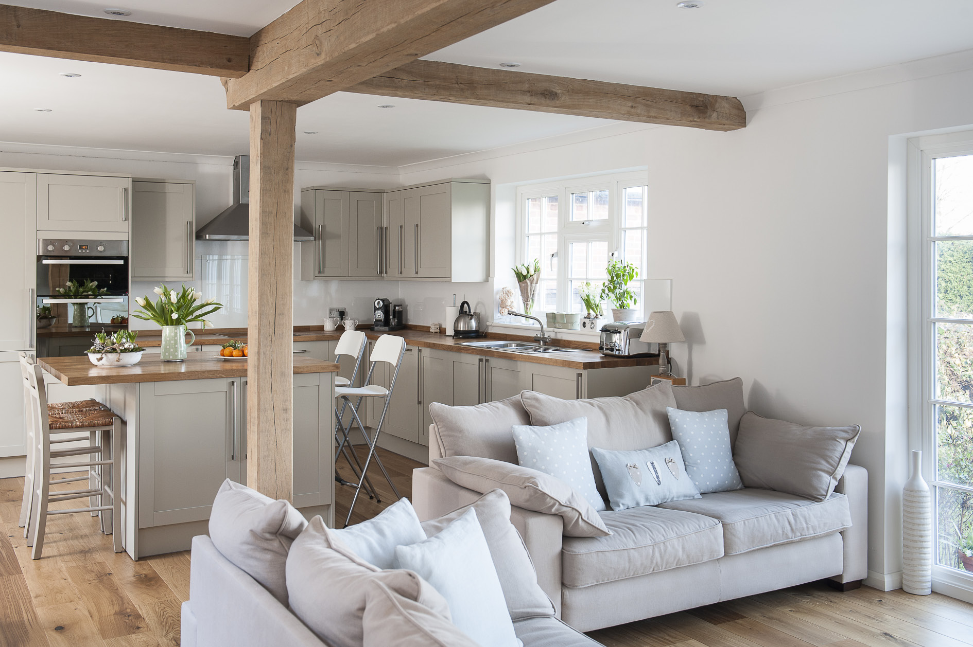 Courtyard Cottage OpenPlan Living Priceless Magazines