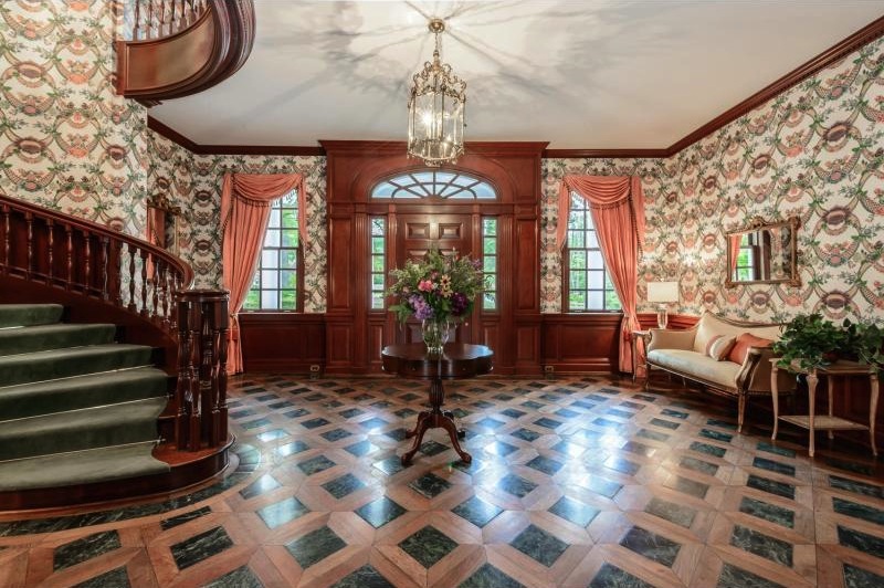 Sunninghill 11,000,000 Pricey Pads