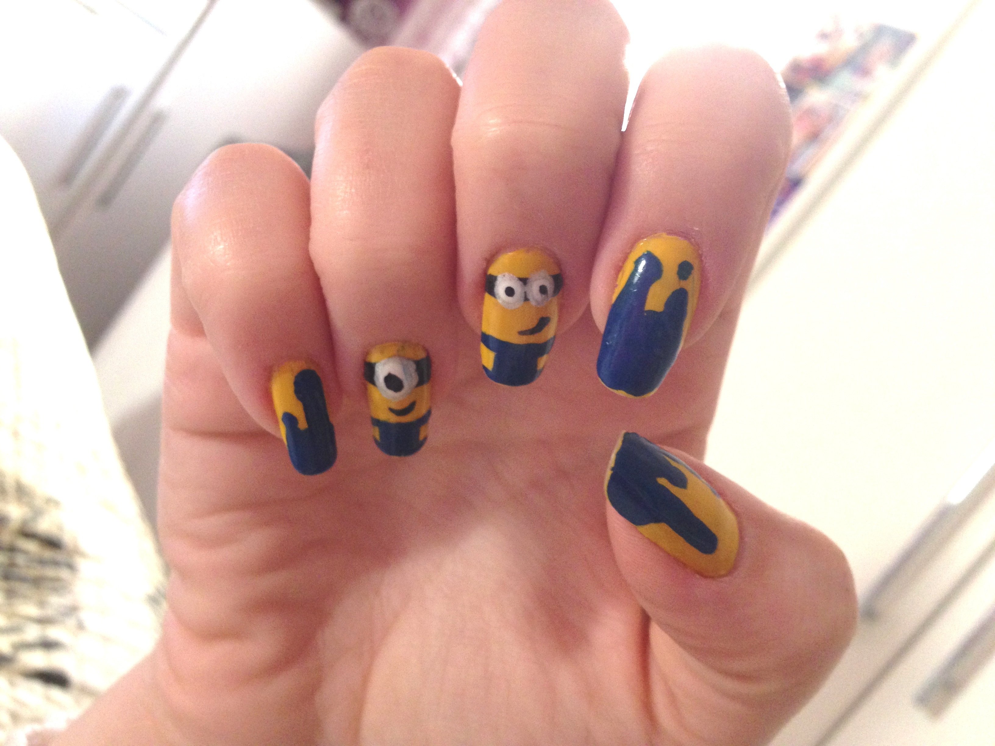 Unhas de Minions! Despicable me nails Priscila Rubio