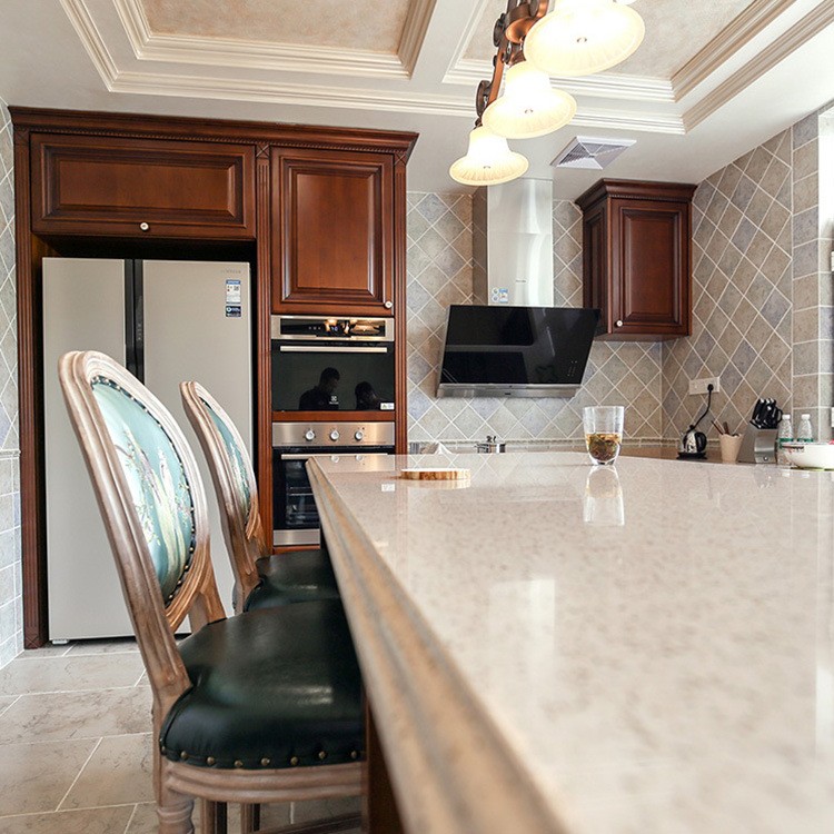 solid wood kitchen wiht shaker style