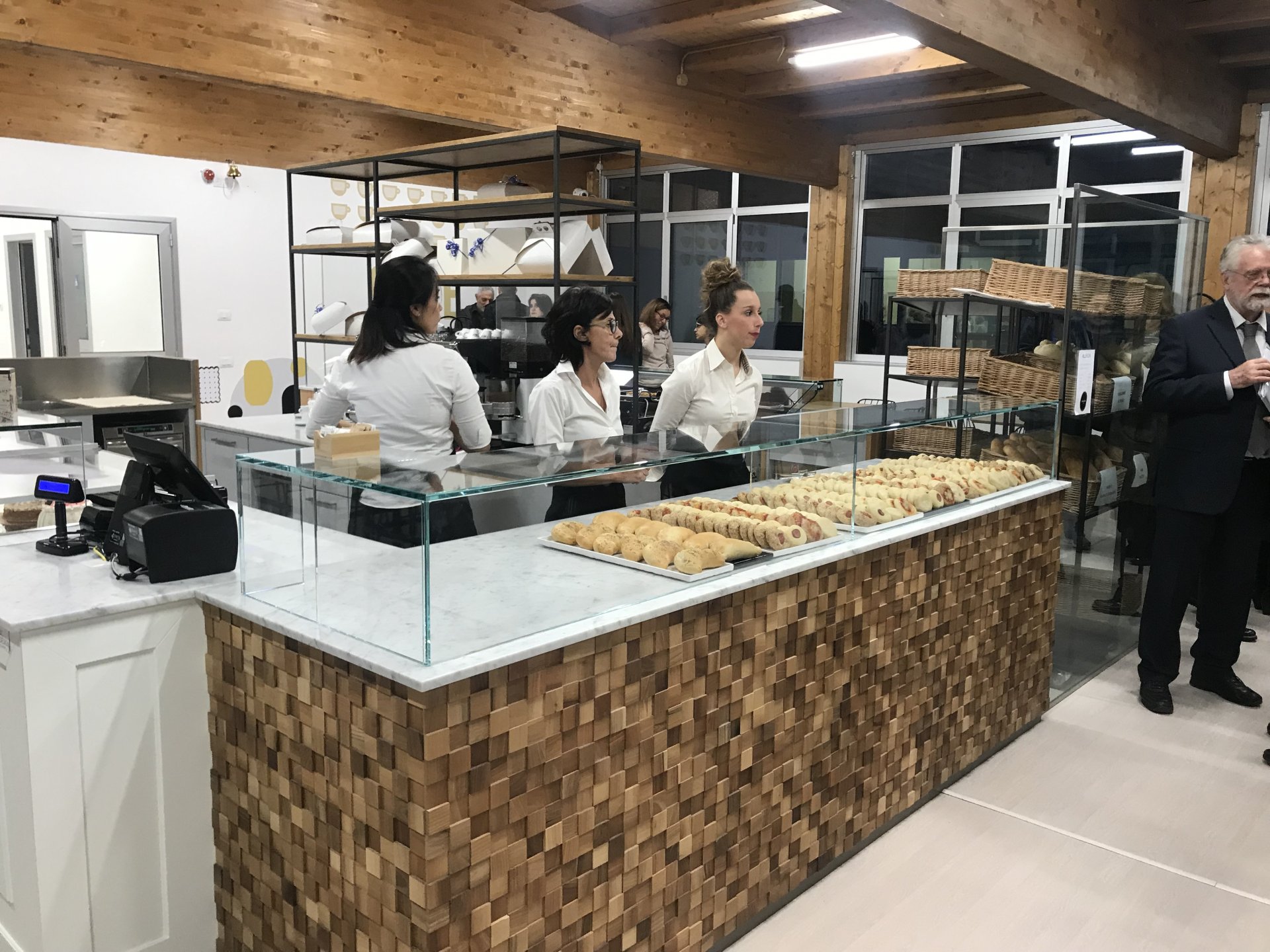 A Scuola Un Bar Panetteria Aperto Al Pubblico Gestito Dagli Studenti Video E Gallery - Prima Monza 1440_x_1920_jpg