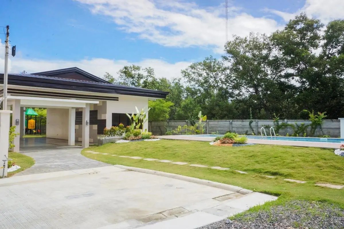 Live a Wellbalanced Life with Almond Drive