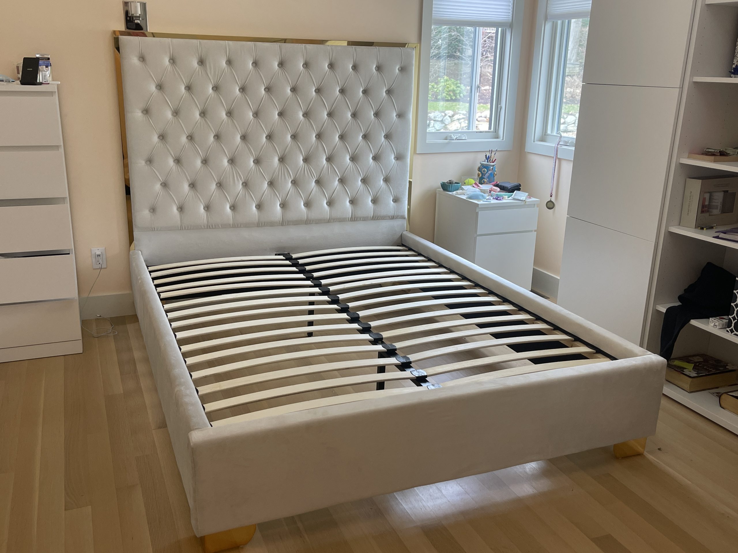 Meridian Furniture Lana Velvet Bed Assembly Instructions and Manual