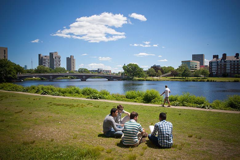 Adults Kaplan International Boston Prime Courses