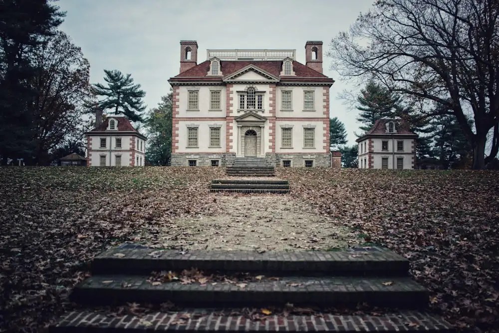 200+ Best Haunted House Names ( Famous, Catchy, Cool ) 2024
