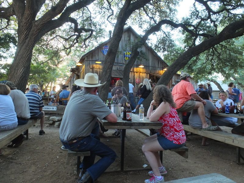 Out in Luckenbach, Texas there ain',t nobody feelin', no pain Prime