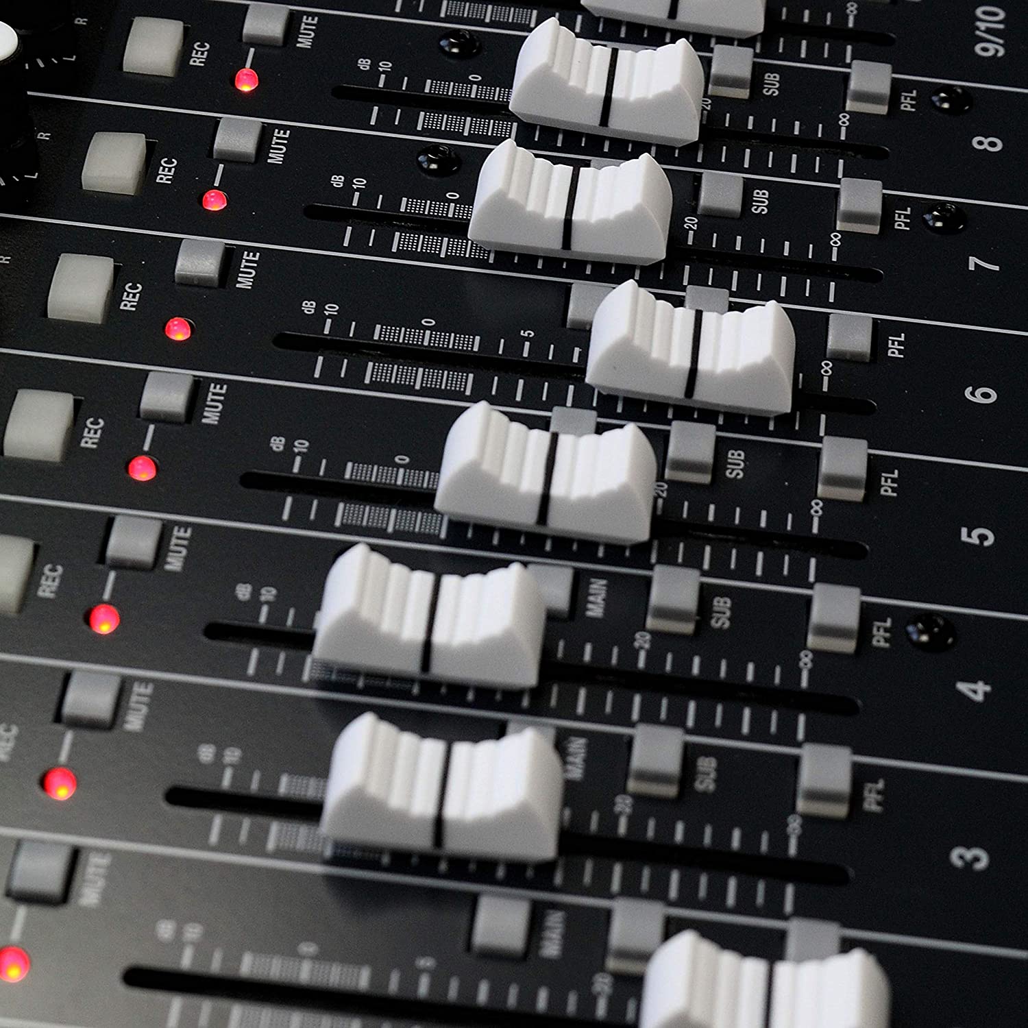 7 Best Analog Mixers Reviewed In Detail [Mar. 2024]