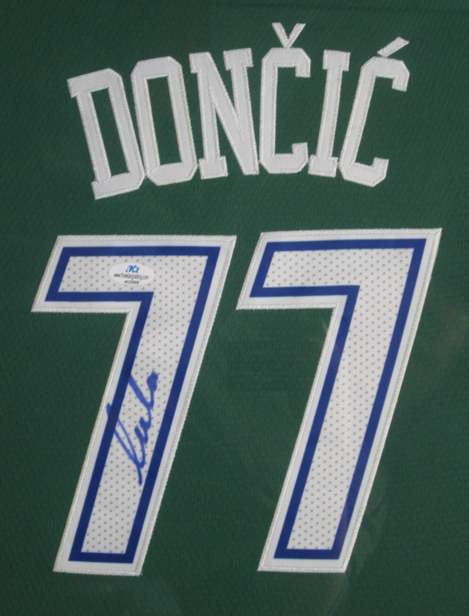 Dallas Mavericks Luka Doncic Hand Signed Autographed Green Jersey Fram