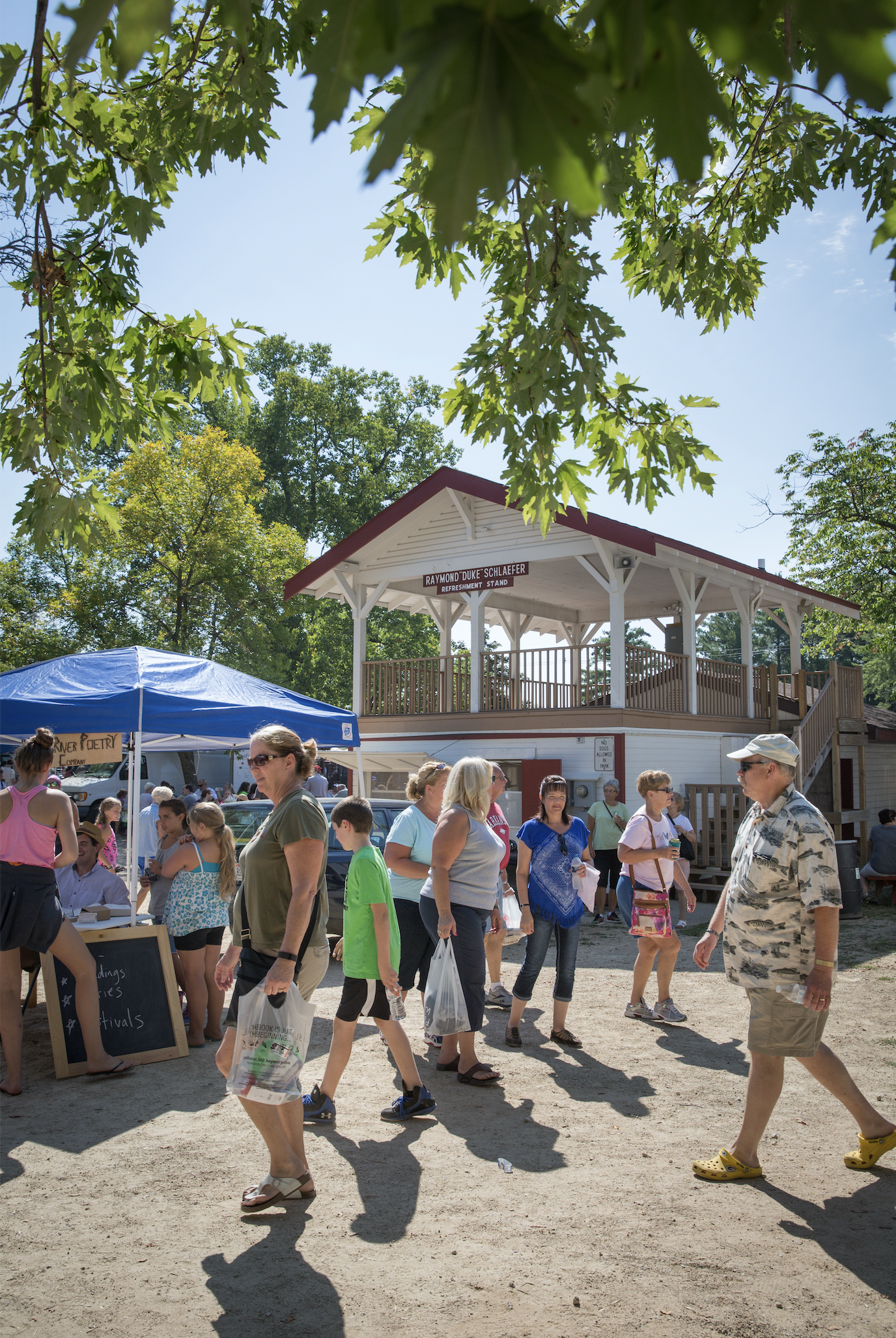 Find Us THE PINK SHOPPING BAG