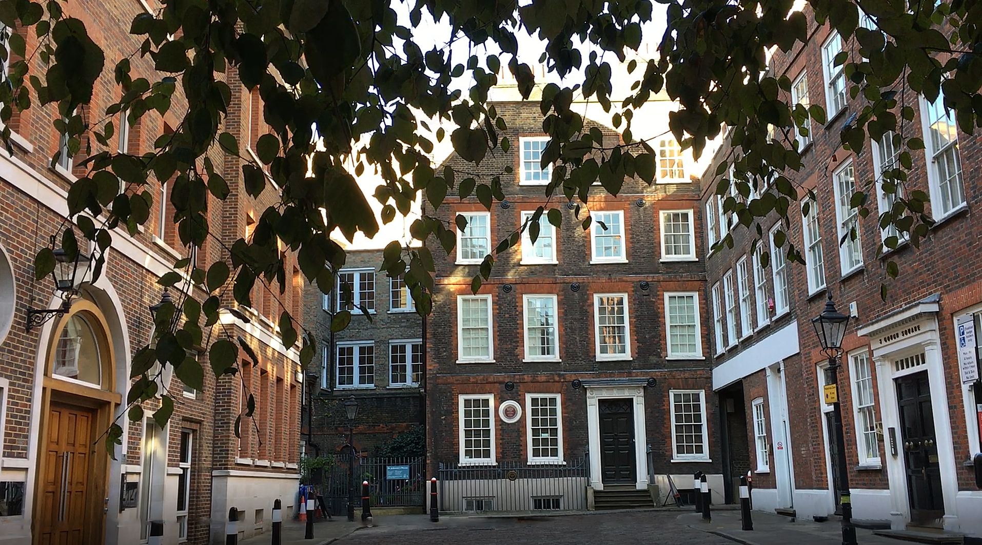 Literary places to visit in London Printed Pearls