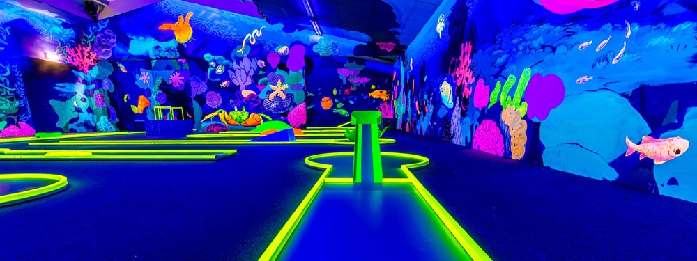 Abenteuer & Spielen Black Light Stuttgart, Stuttgart