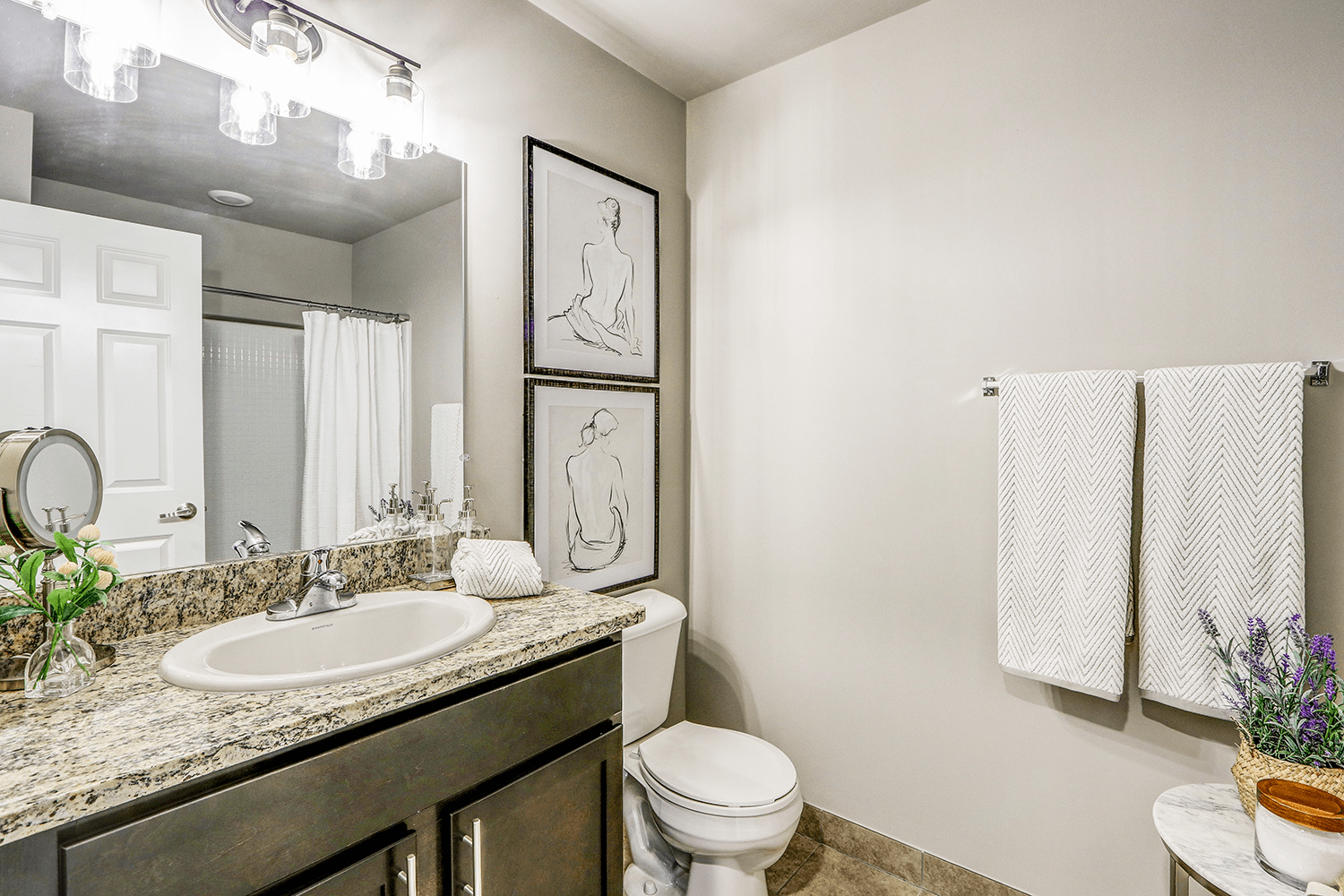 Newbury on the Green Luxury Apartments in Washington Township, MI