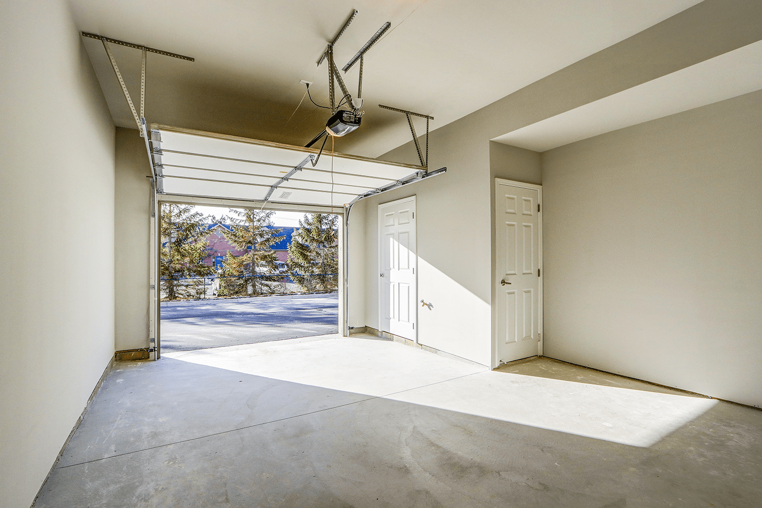 Newbury on the Green Luxury Apartments in Washington Township, MI