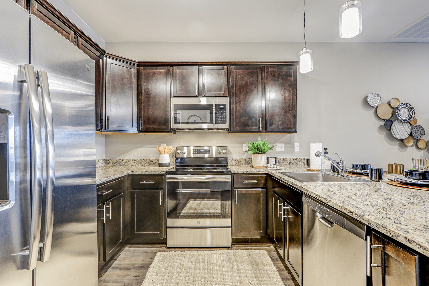 Newbury on the Green Luxury Apartments in Washington Township, MI