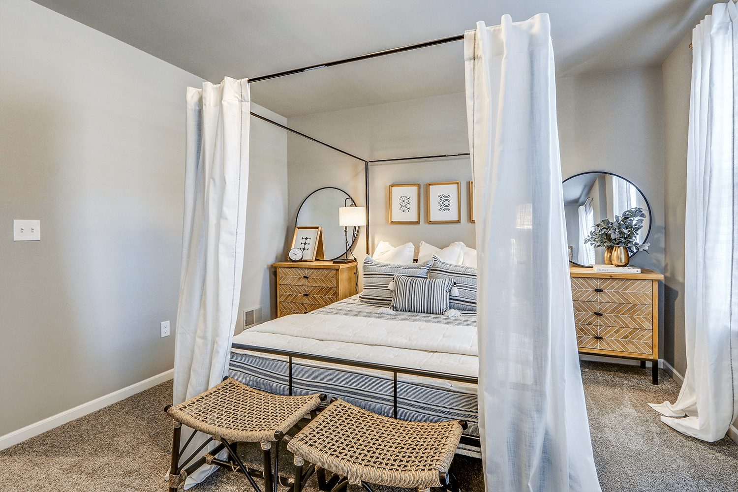 Newbury on the Green Luxury Apartments in Washington Township, MI