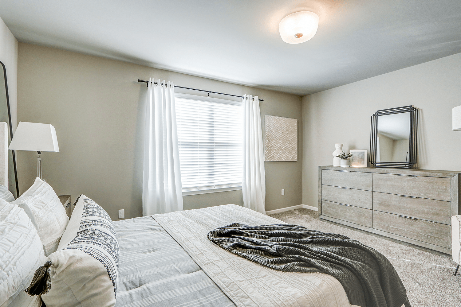 Newbury on the Green Luxury Apartments in Washington Township, MI