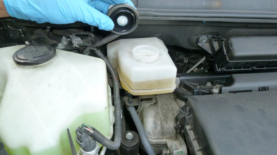 HOW TO Replace Front Brake Pads and Discs (Rotors) Prius Gen 2