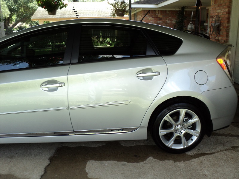 Latest MOD/Addition Lower Door Moldings with Hybrid Logo PriusChat