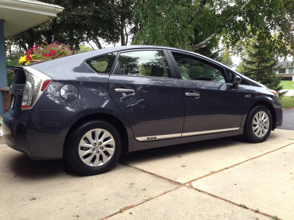 Picture of Grey PIP with side molding & lower silver rocker molding