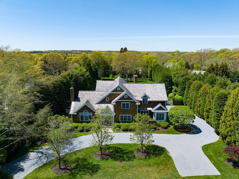 67 Barkers Island Rd Southampton Privet Estate Sales in the Hamptons