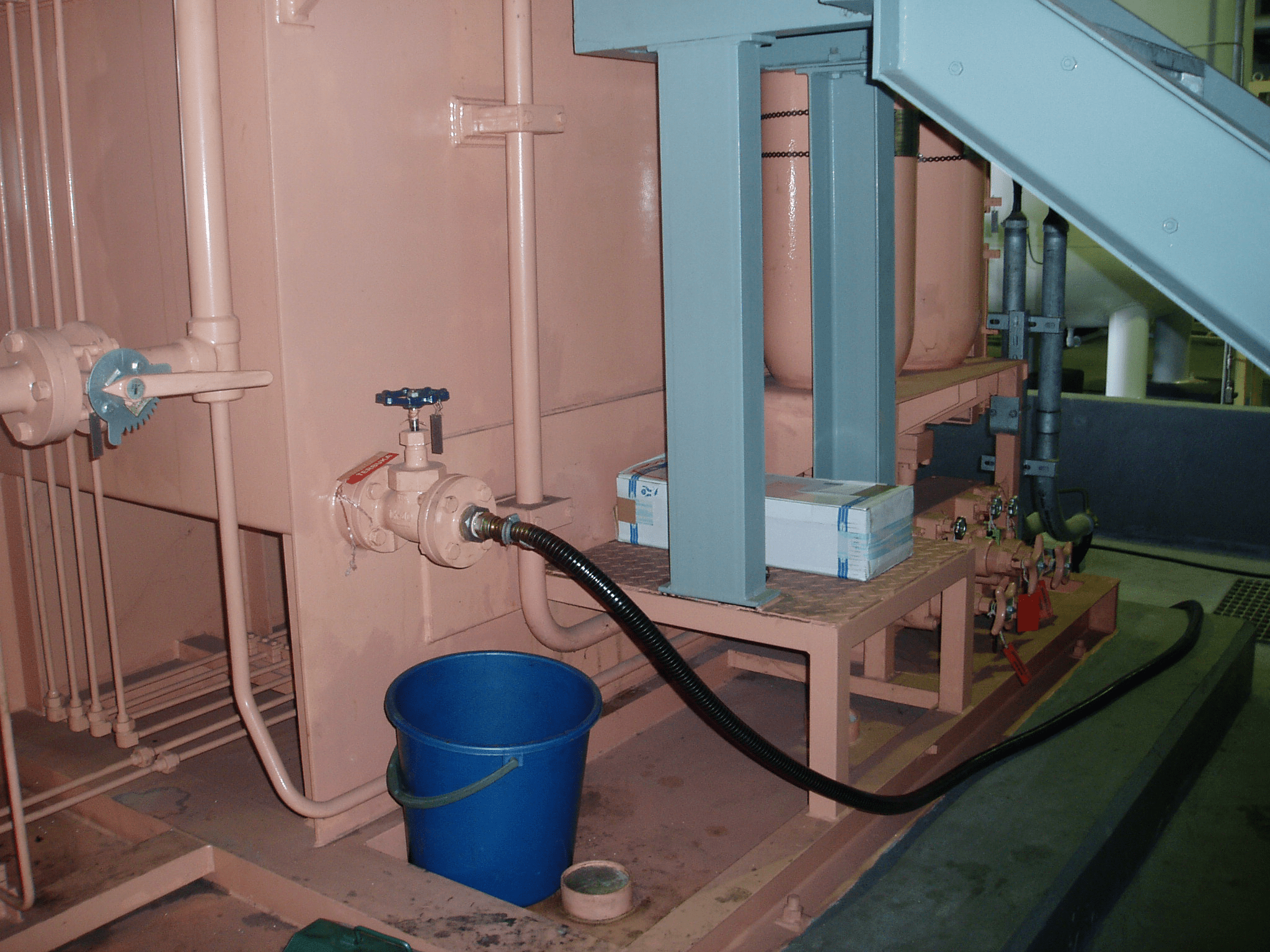 OIL TANK CLEANING PROACTIVE Conditioning & Monitoring Sdn Bhd