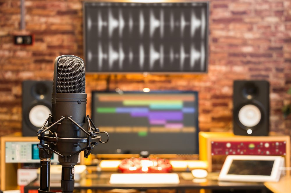 10 Best Condenser Mics Rated & Reviewed For Clear Vocals