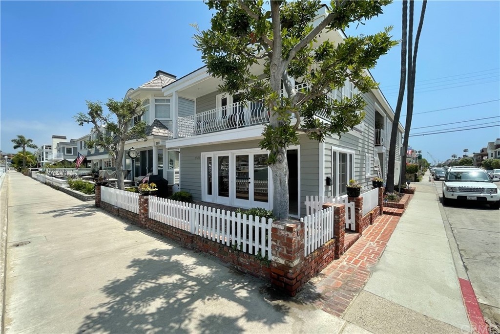 1101 N. Bayfront Balboa Island Abrams Coastal Properties