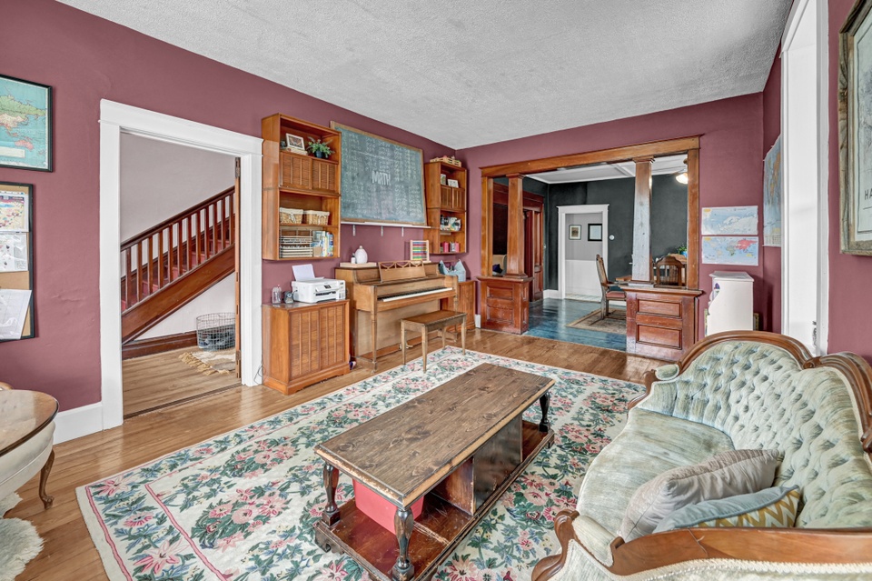 6 Beds 2Baths Dillsburg, 17019 Anne Stough Team ReMax Patriots