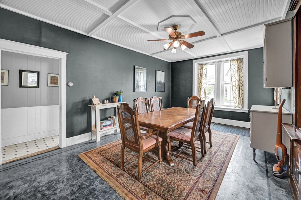 6 Beds 2Baths Dillsburg, 17019 Anne Stough Team ReMax Patriots