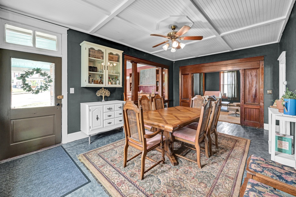 6 Beds 2Baths Dillsburg, 17019 Anne Stough Team ReMax Patriots