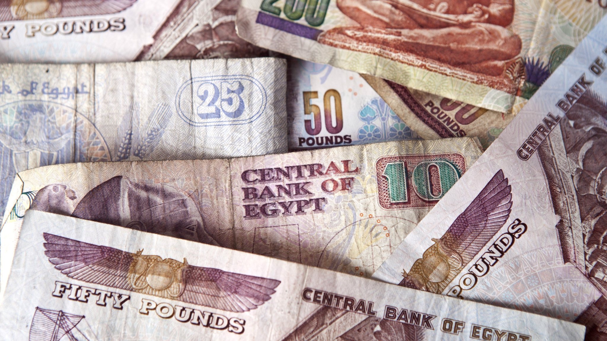 Egypt raises energy prices hours after floating currency