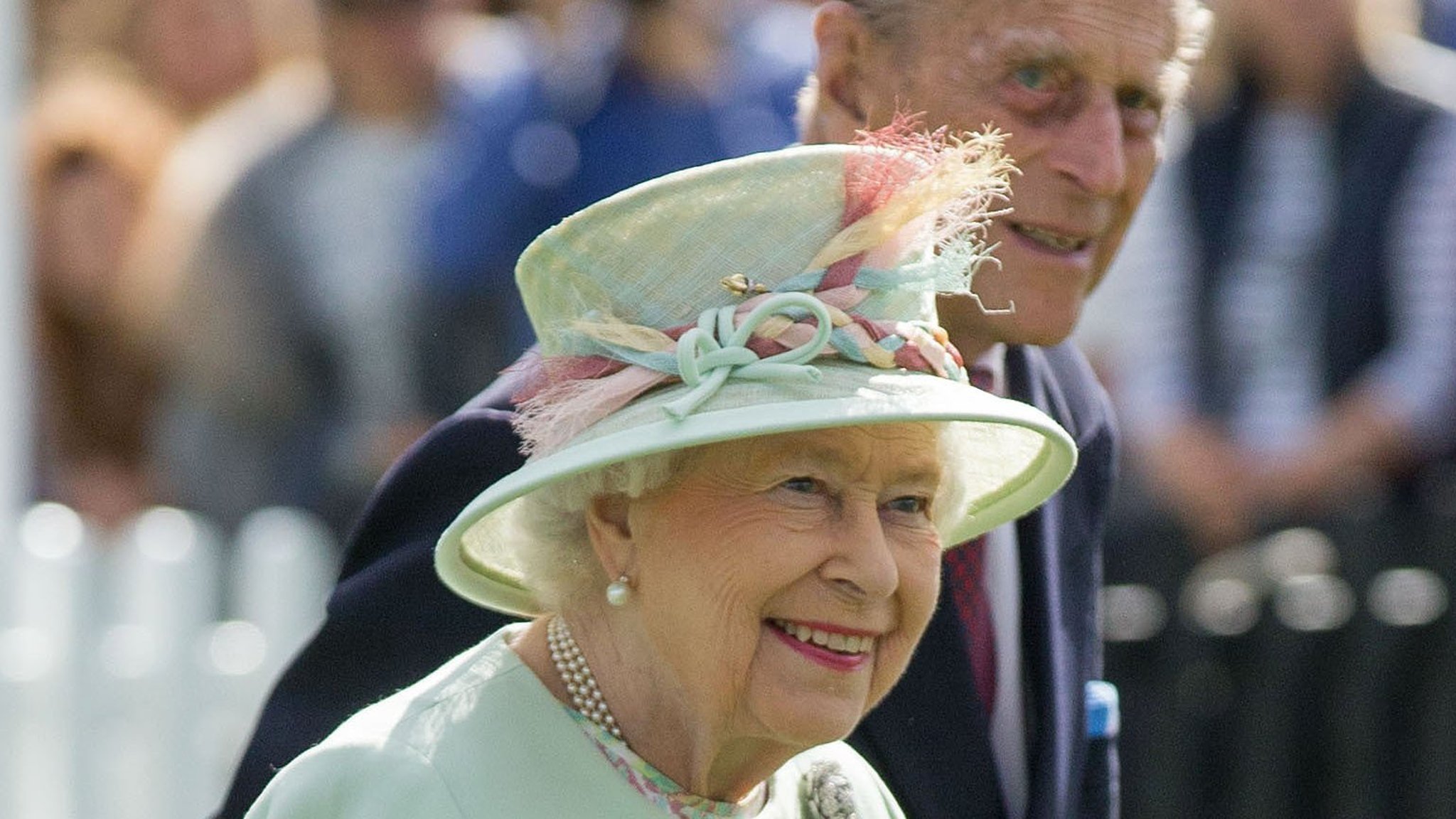 Queen’s to rise 8 after record Crown Estate profits