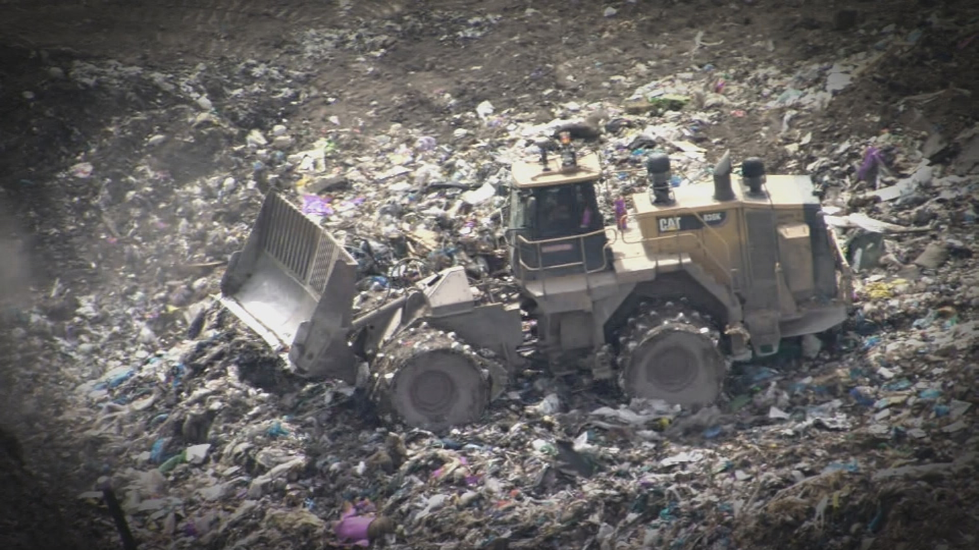 ‘Nose, eyes stinging’ Locals say fumes are making them sick Mingooland