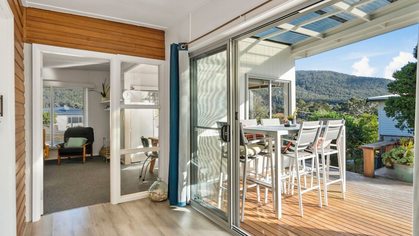 House for sale in the quaint Tassie village of Doo Town