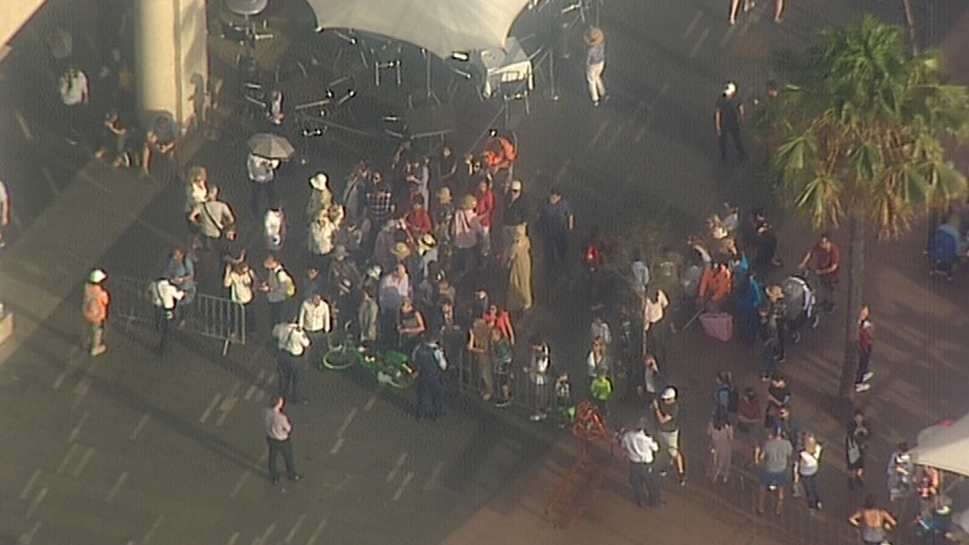 Flipboard Hundreds evacuated after gas leak at Sydney Opera House