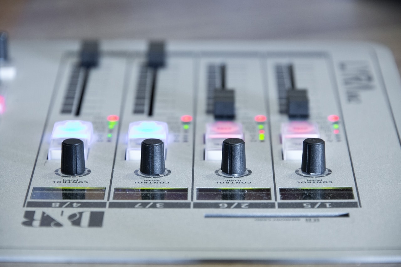 Pre Fader vs Post Fader (Use Cases, Diagrams & More)