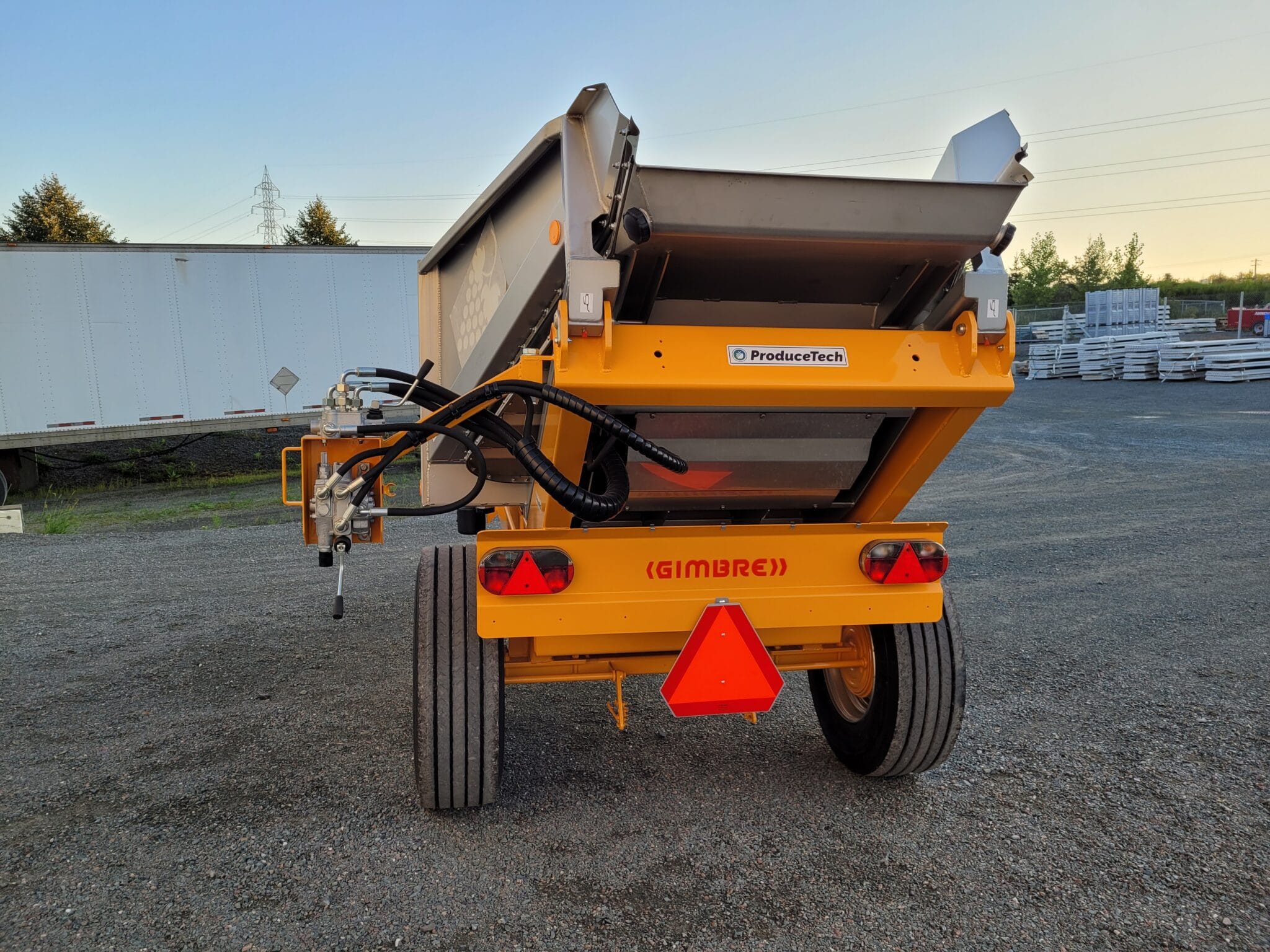 Vibrating Trailer ProduceTech