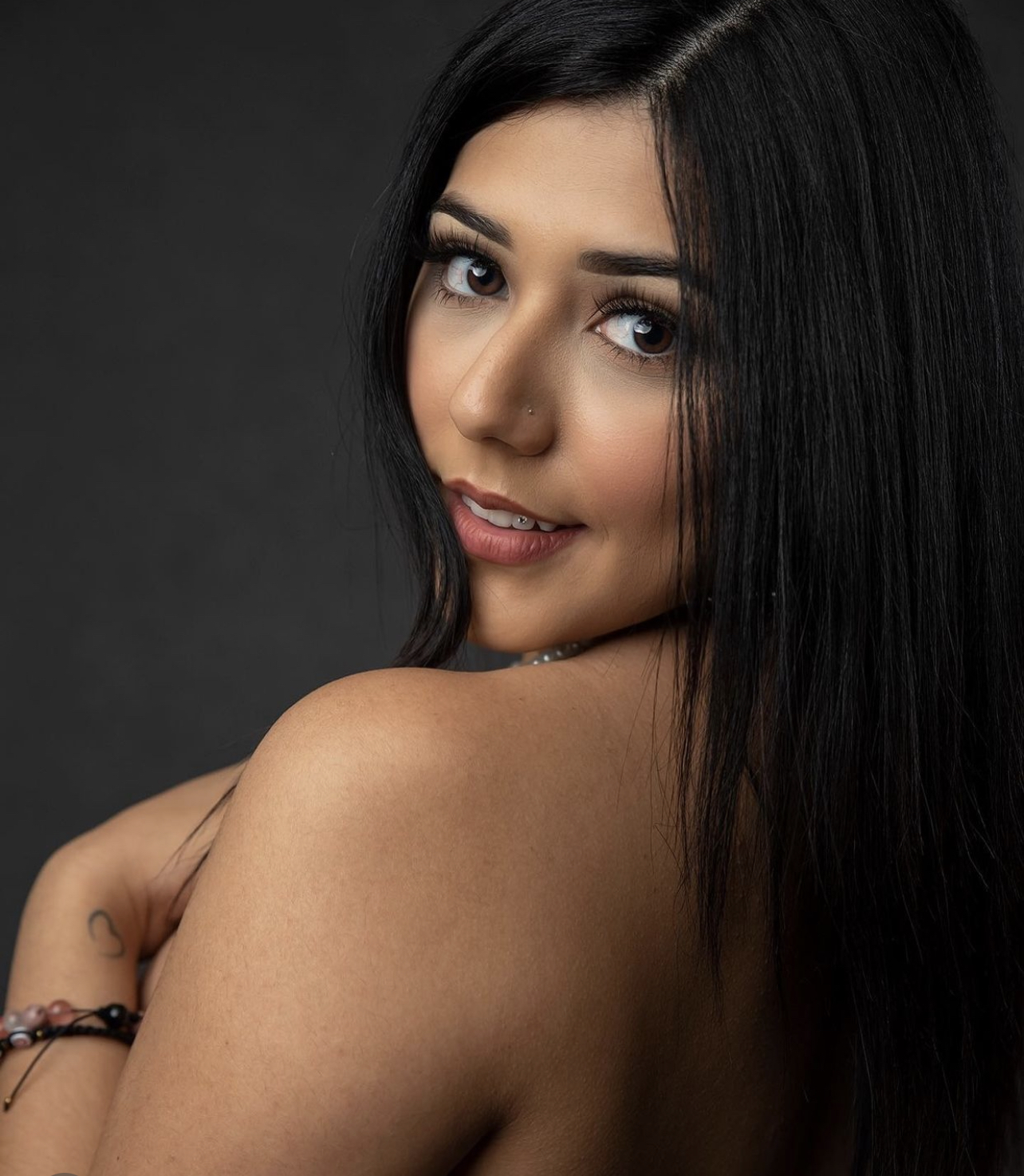 juanita_b7 - FeetFinder