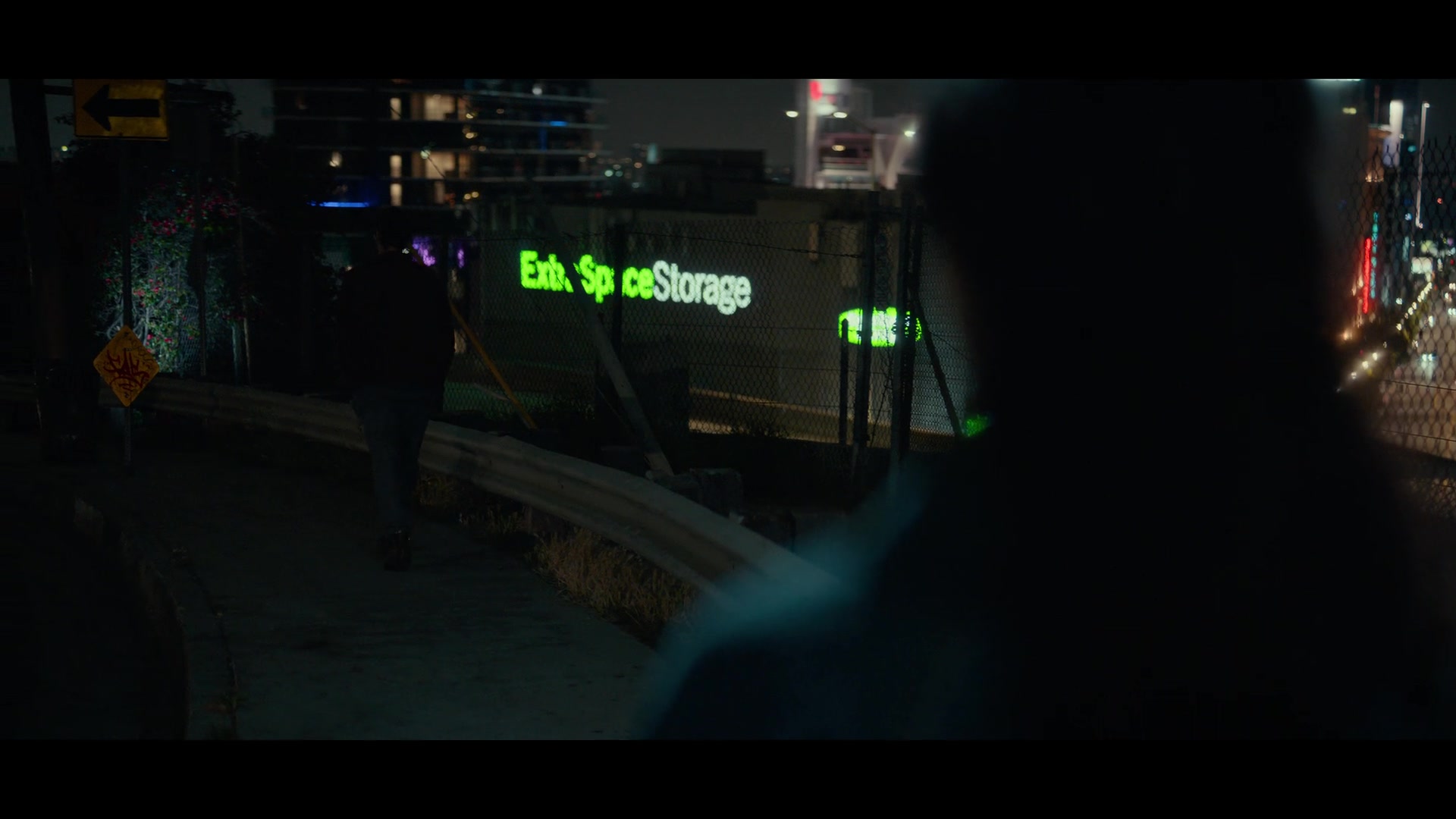 Extra Space Storage In From Scratch S01E02 "Carne E Ossa" (2022)