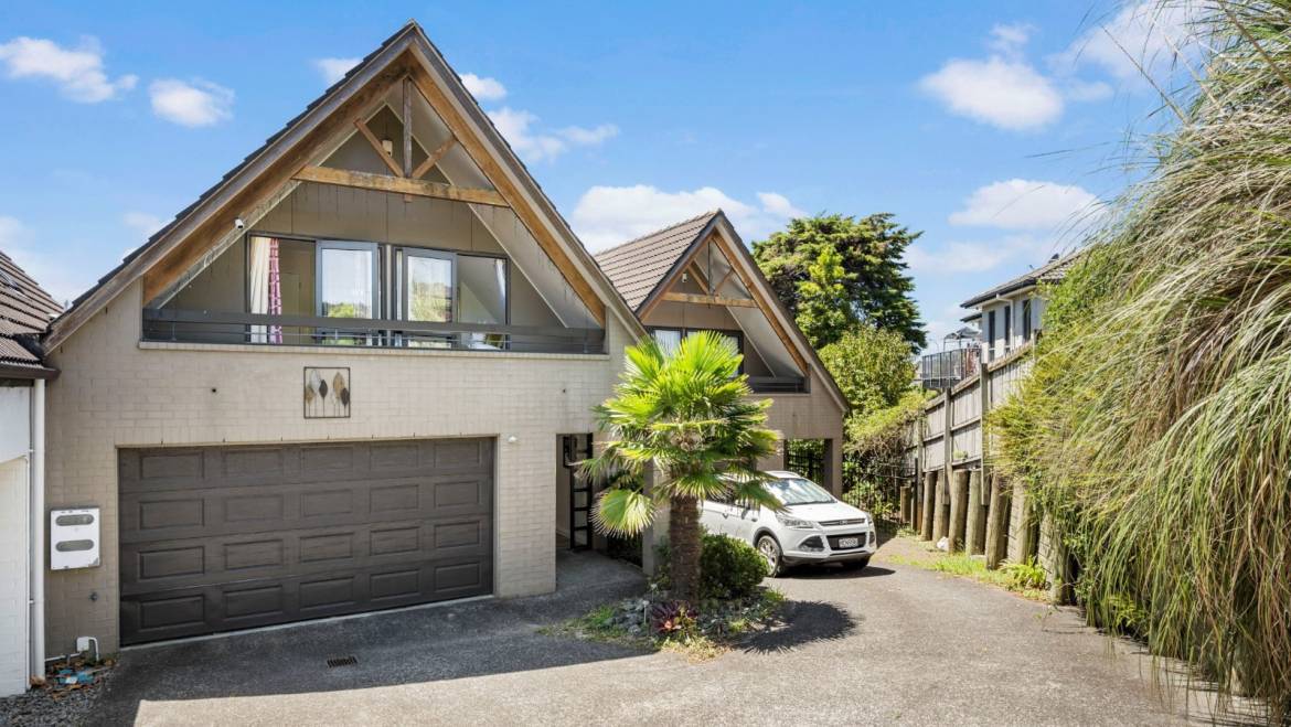 54 Earnslow Crescent, Flatbush, Auckland Pro Edge Property